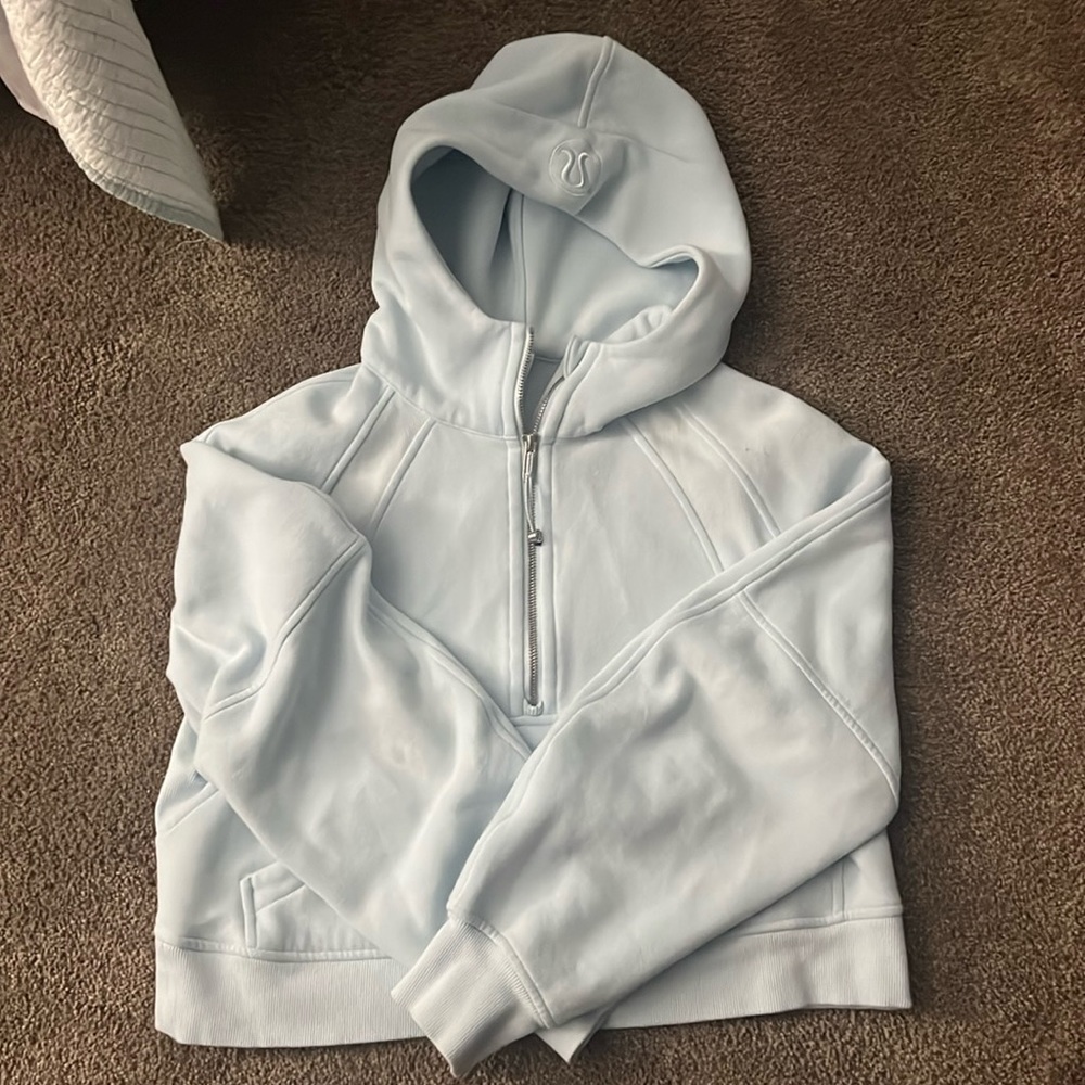 Lululemon Scuba half zip WITH HOOD